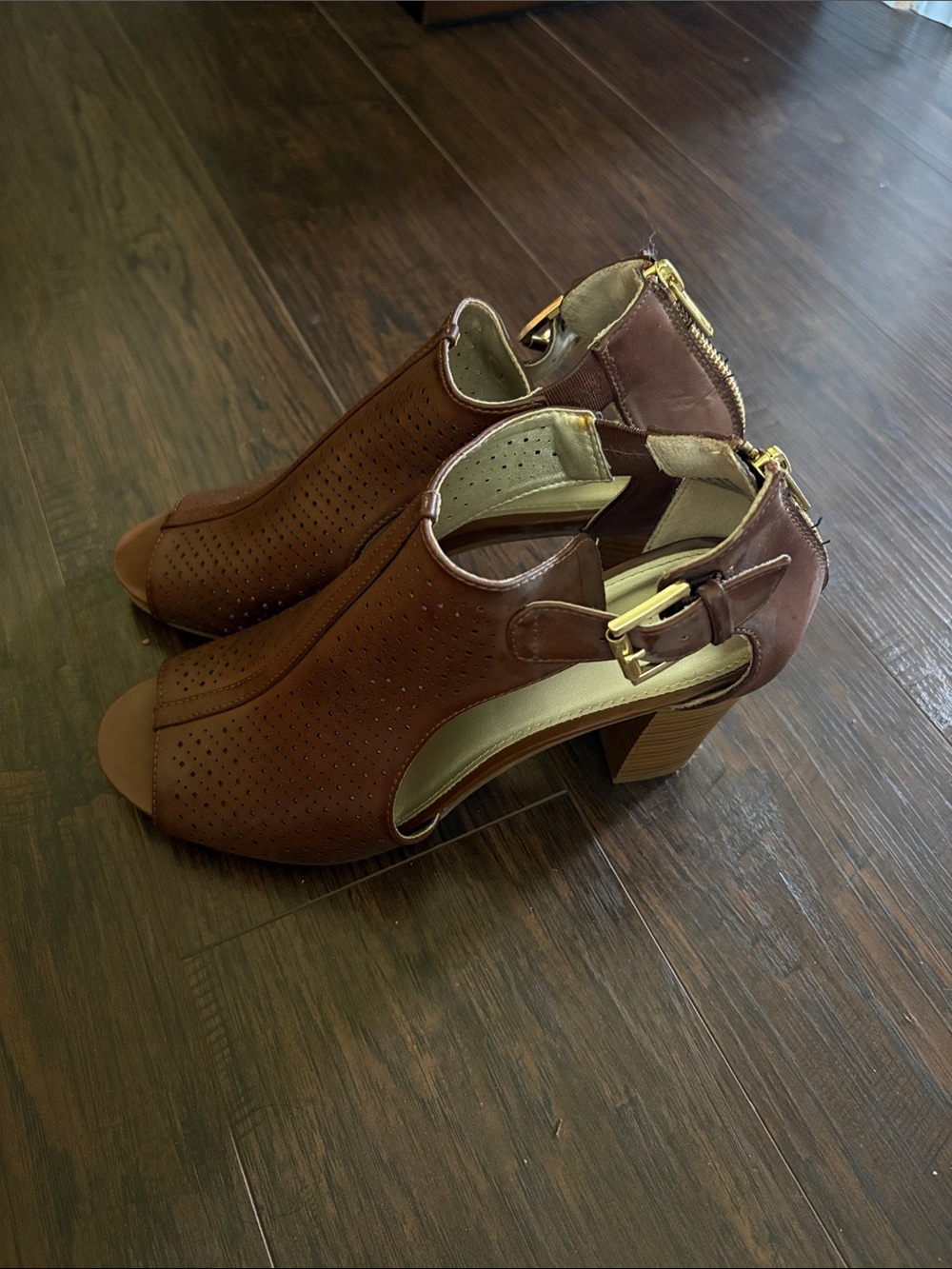 White Mountain Brown Peep-Toe Block Heel Sandals
